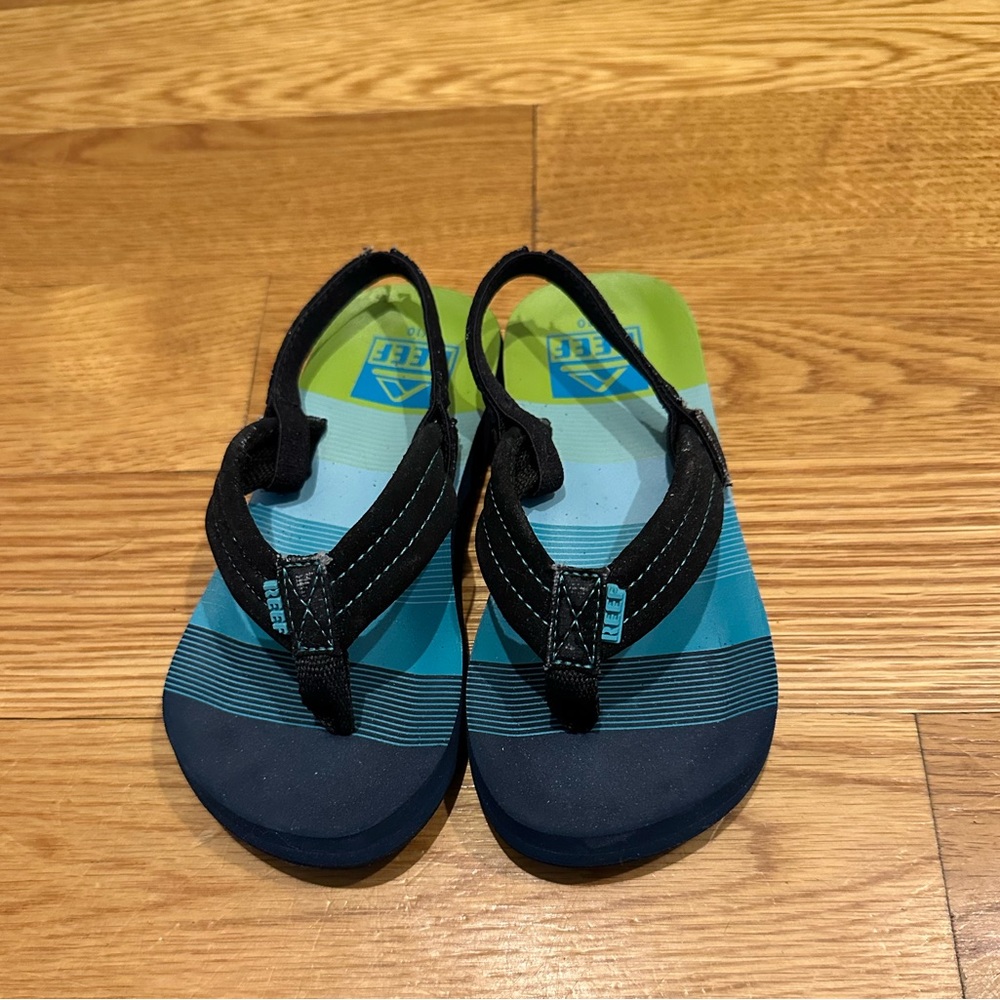 Reef boys flip flops size 9/10
